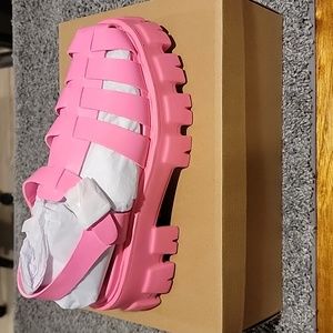 Steve madden echo sandals